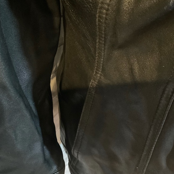 “DANIER” 100% Black Leather Fitted Button Up Jacket. - Picture 11 of 16